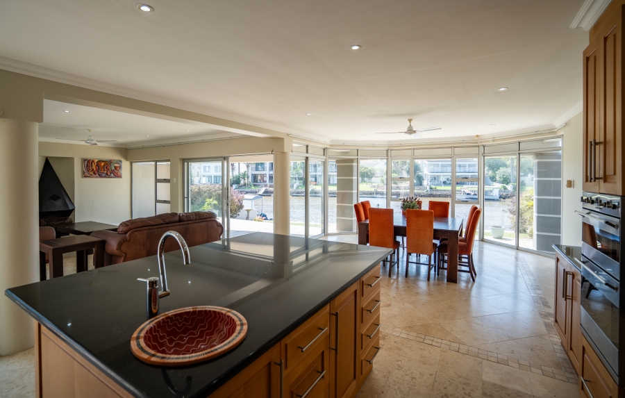 6 Bedroom Property for Sale in Royal Alfred Marina Eastern Cape